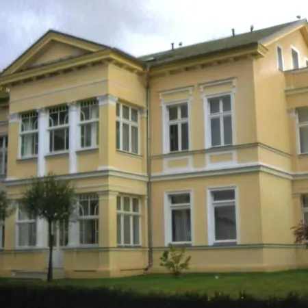 In Gruenderzeitvilla In Strandnaehe Heringsdorf (Usedom)